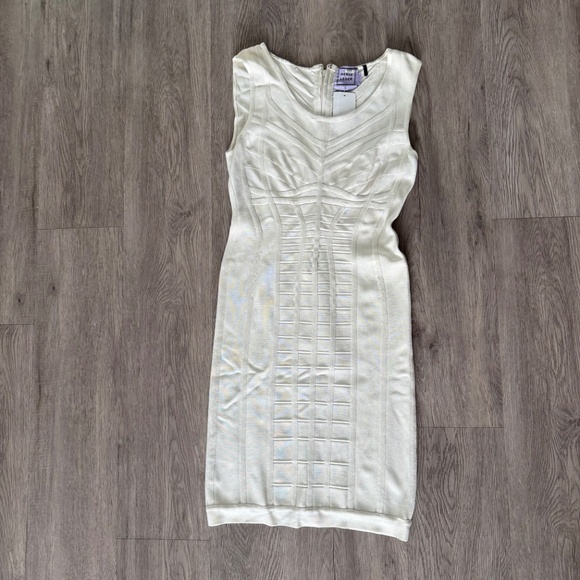 Herve Leger Bandage Dress size M (Alabaster White) - Picture 4 of 7